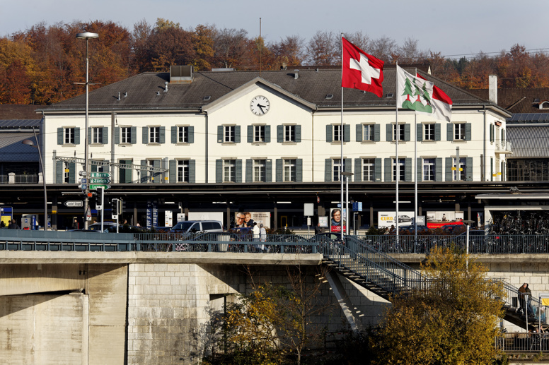 30 Bahnhofgebäude
