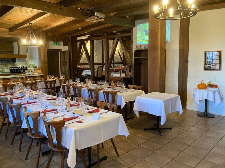 Geräumiger Rustico-Saal