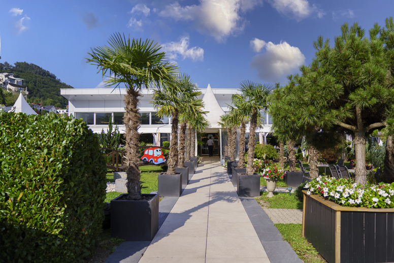 Hotel Egerkingen Aussenansicht Garten 1