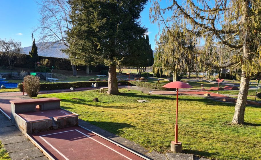 Minigolf zum Weiher